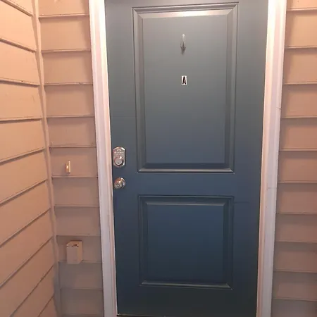 Cozy Contemporary 2Br With Sofa Bed In The Office Apartment